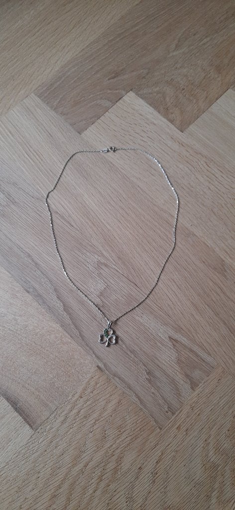 Zilveren kettinkje met klaver hangertje, Ophalen of Verzenden, Zo goed als nieuw, Zilver, Zilver