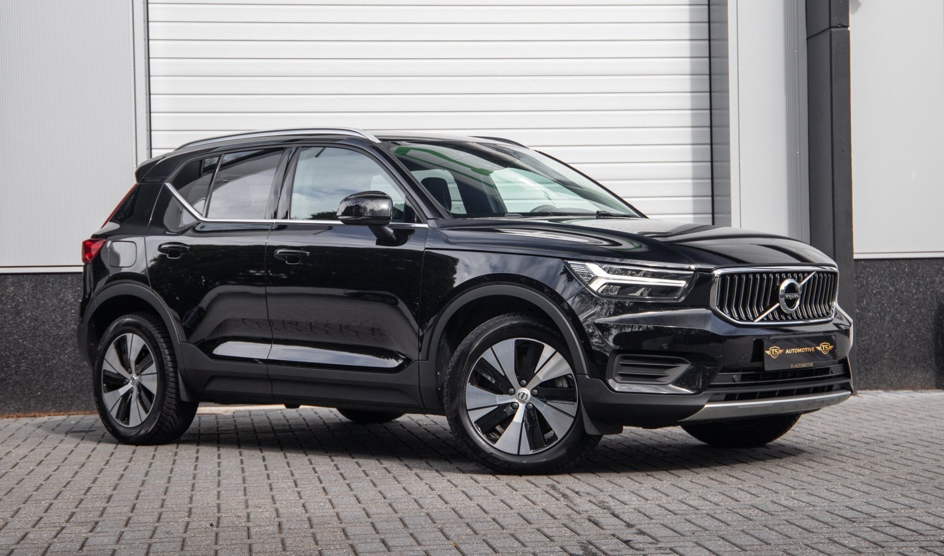 Volvo XC40 1.5 T4 Recharge Inscription, Auto's, Stof, Zwart, 48 km/l, 180 min