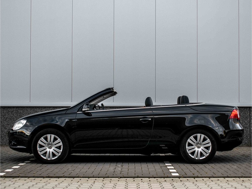 Volkswagen Eos 2.0-16v FSI | Distributieriem nieuw | Leder |, Auto's, Volkswagen, Voorwielaandrijving, Gebruikt, Zwart, 4 cilinders