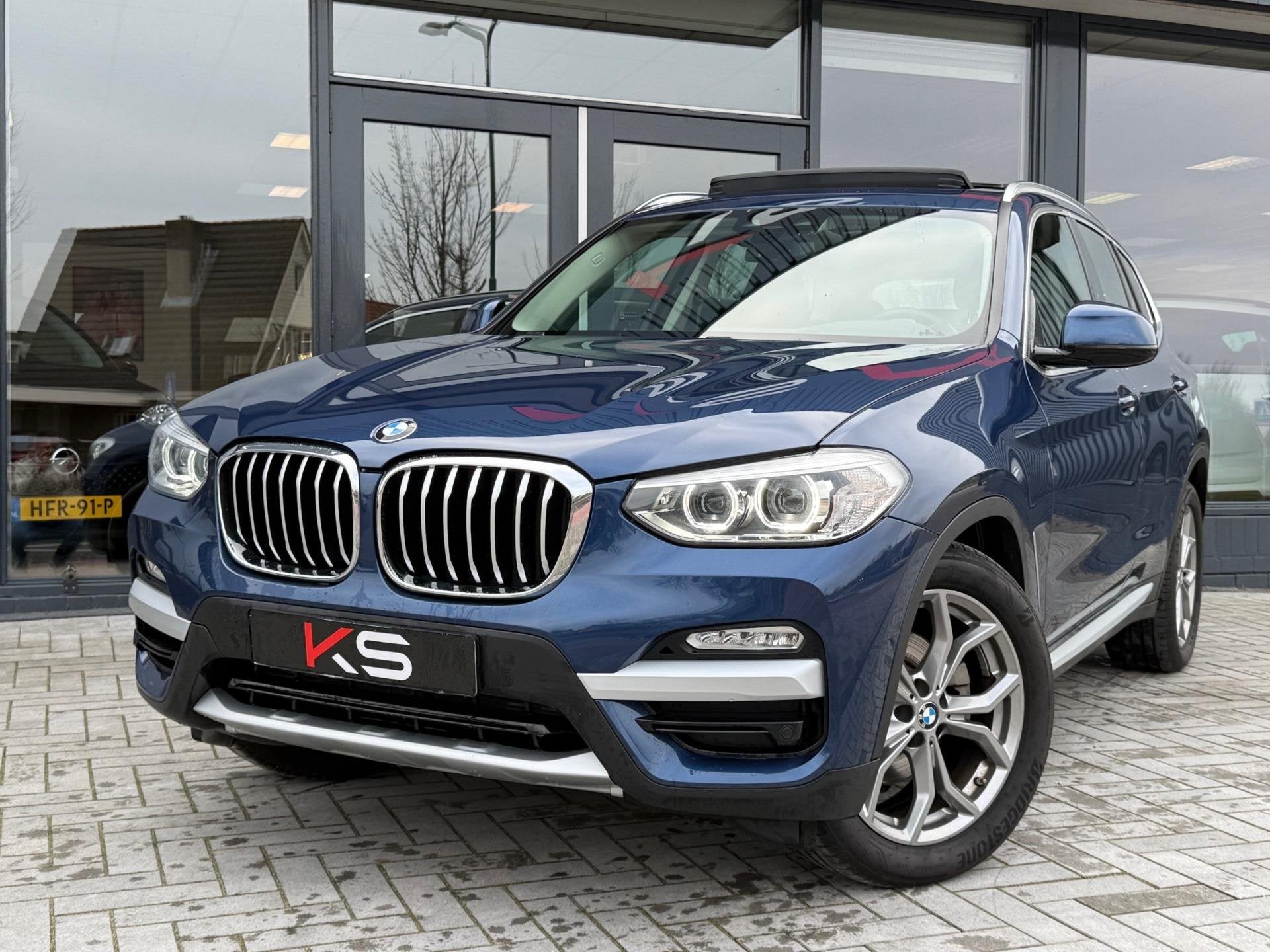 BMW X3 XDrive20i High Executive Pano HUD Leder Camera, Automaat, Zwart, 4 cilinders, Blauw