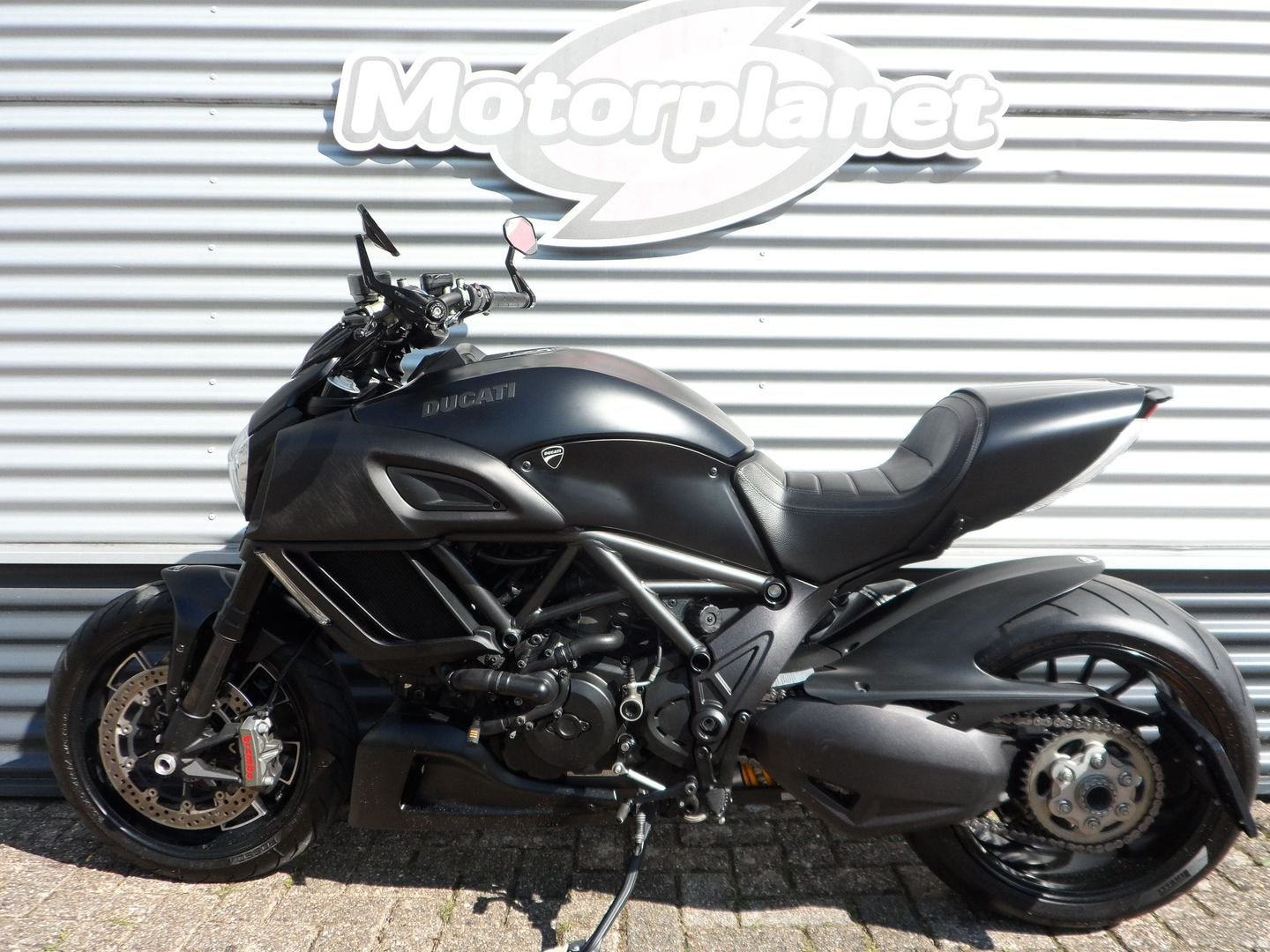 DUCATI DIAVEL CARBON - 2017, Motoren, 1198 cc, Meer dan 35 kW, Handgeschakeld, Naked bike