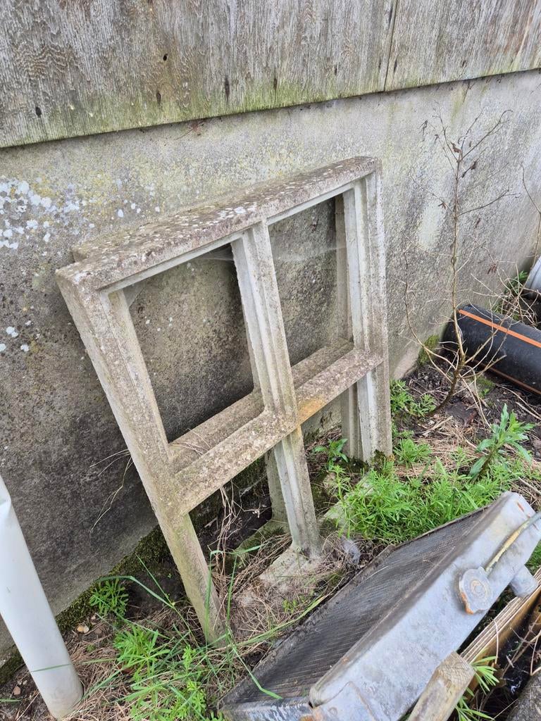 Betonnen raampjes 2 stuks, Doe-het-zelf en Verbouw, Glas en Ramen, Ophalen