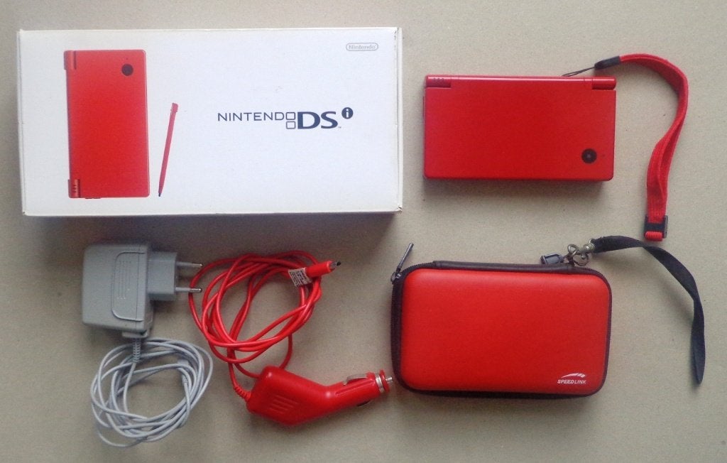 DSi Rood compleet in doos + accessoires, Ophalen of Verzenden, Zo goed als nieuw, Rood, Dsi