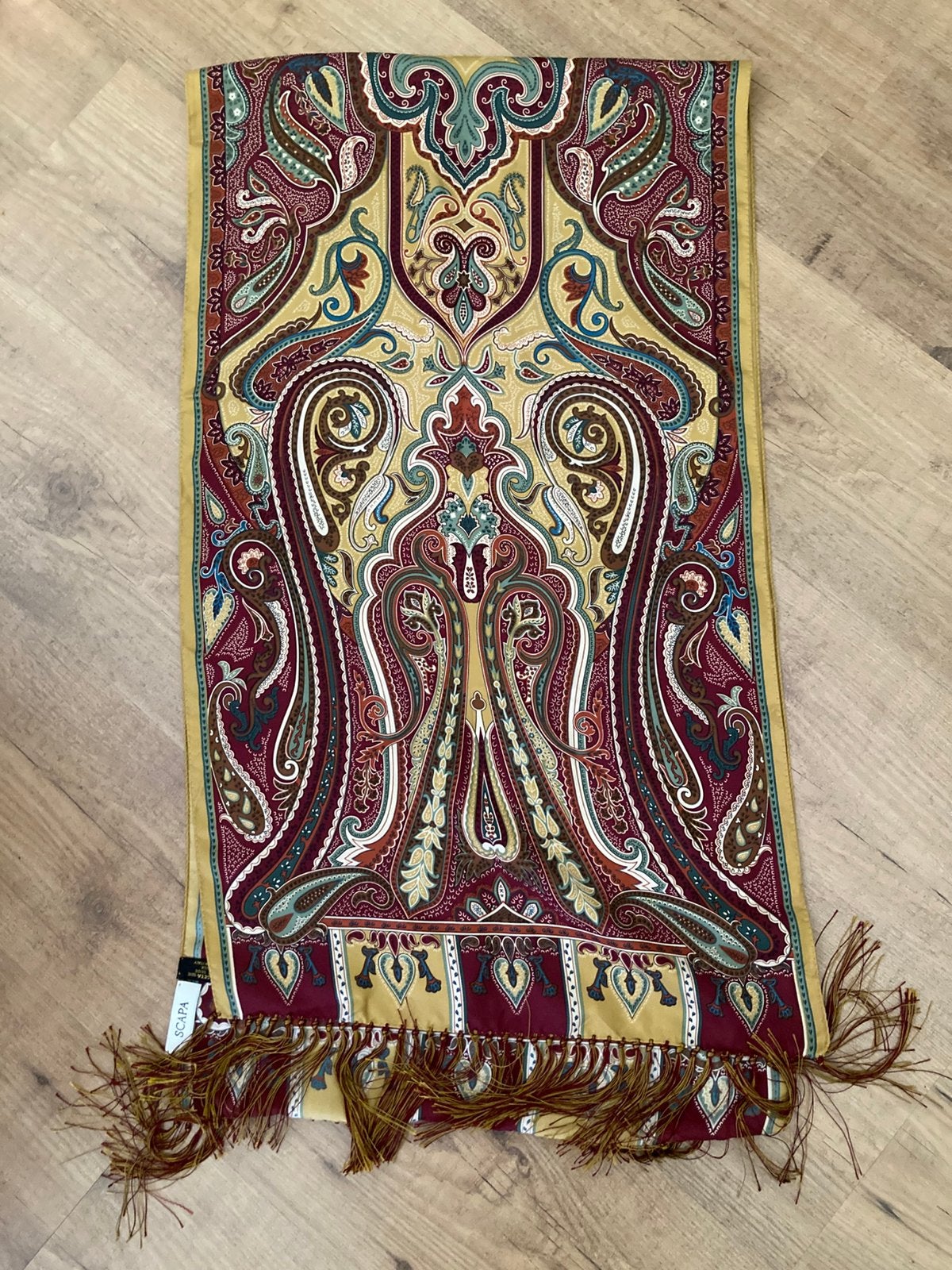 Prachtige shawl stola van Scapa zijde, Ophalen of Verzenden, Zo goed als nieuw, Maat 46/48 (XL) of groter, Sjaal