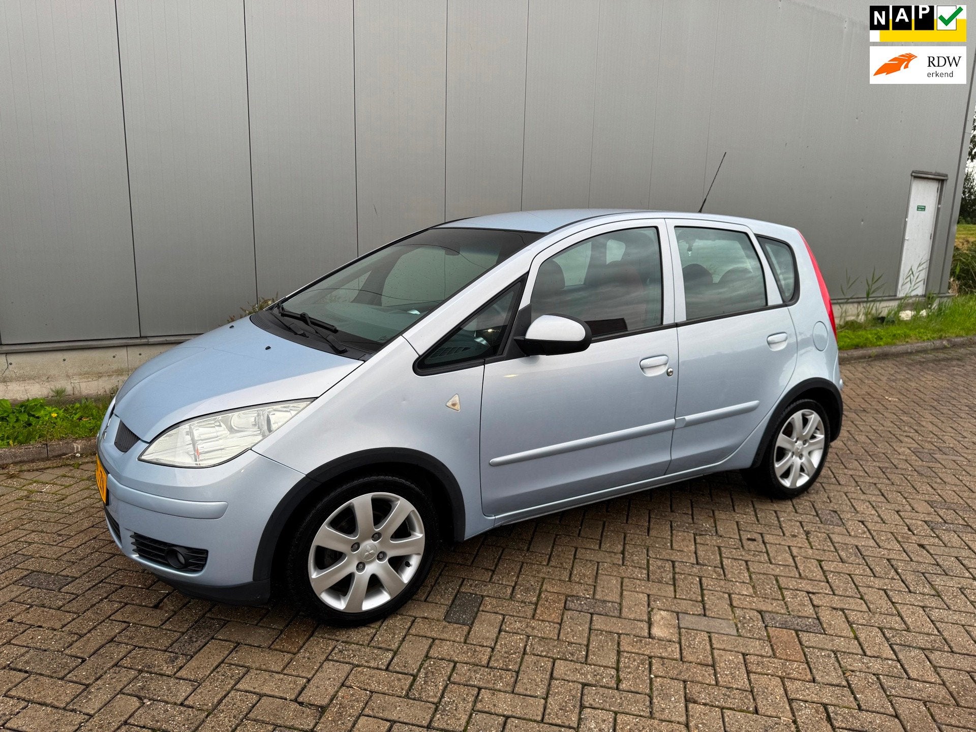Mitsubishi Colt 1.5 Instyle Automaat Airco Isofix Lmv Nap, Auto's, 970 kg, 4 cilinders, Blauw, Colt