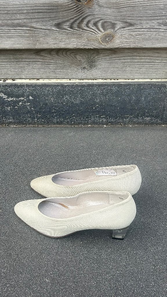 Pumps ecru / creme 37,5 / aparte hak, Ophalen, K&S, Pumps, Beige