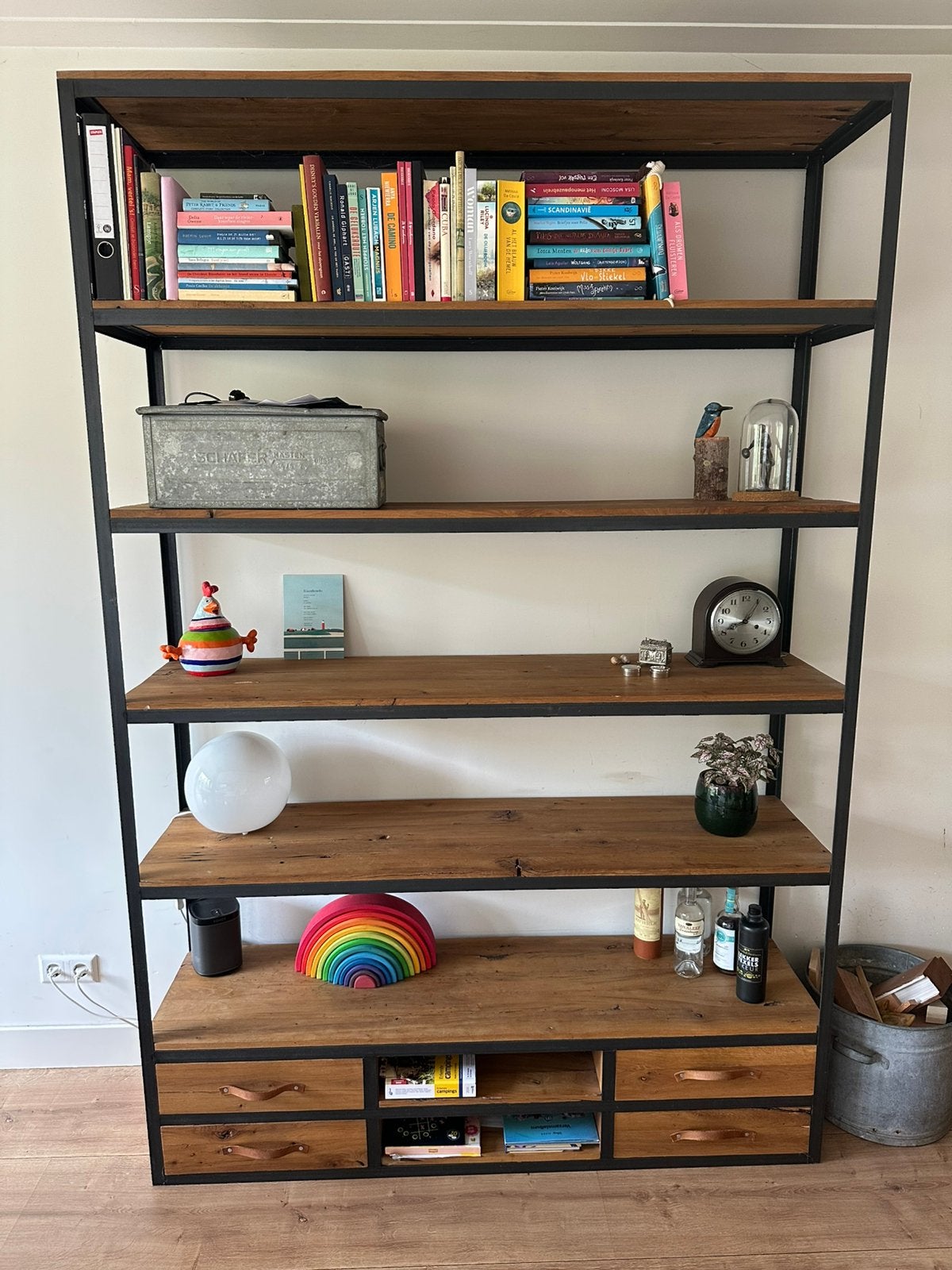 Zeer gave en degelijke boekenkast, Ophalen of Verzenden, Zo goed als nieuw, 25 tot 50 cm, 200 cm of meer