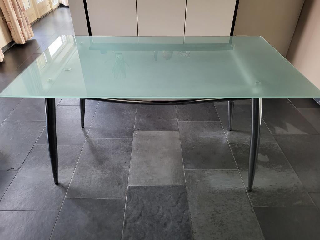 Moderne glazen eettafel met metalen poten, Gebruikt, 100 tot 150 cm, Glas, Modern