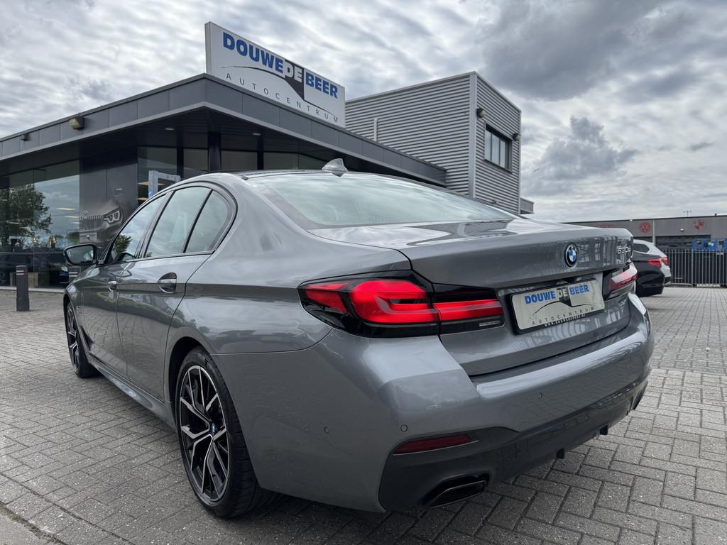 BMW 5 Serie 530e M-sport Schuifdak | Dr.ass.pro | Trekhaak |, Automaat, Achterwielaandrijving, Gebruikt, Euro 6