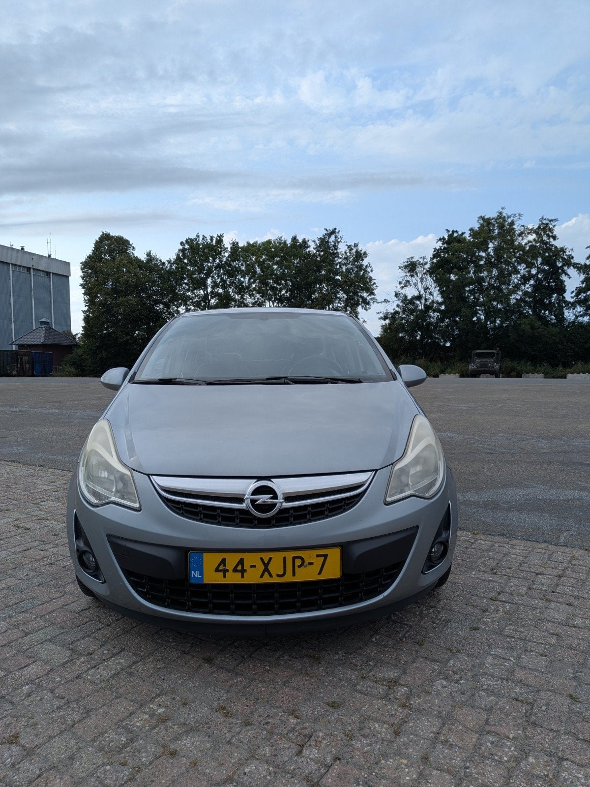 Opel Corsa 1.2 16V 5D 2012 Grijs, Voorwielaandrijving, 1063 kg, 4 cilinders, 1229 cc