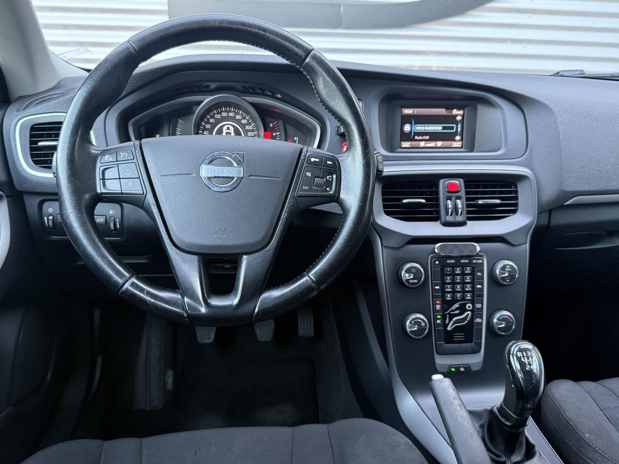 Volvo V40 1.6 D2 Kinetic Airco|Cruise|Elek ramen|Lm velgen|A, Auto's, Voorwielaandrijving, Euro 5, Stof, Gebruikt