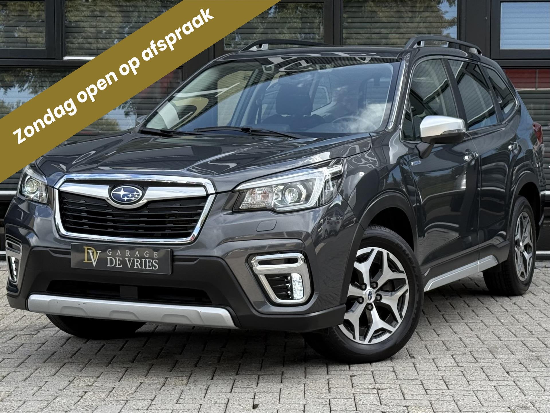 Subaru Forester 2.0i e-BOXER Premium Aut ACC 1900KG Trekgewi, Automaat, Dealer onderhouden, Adaptive Cruise Control, Zwart
