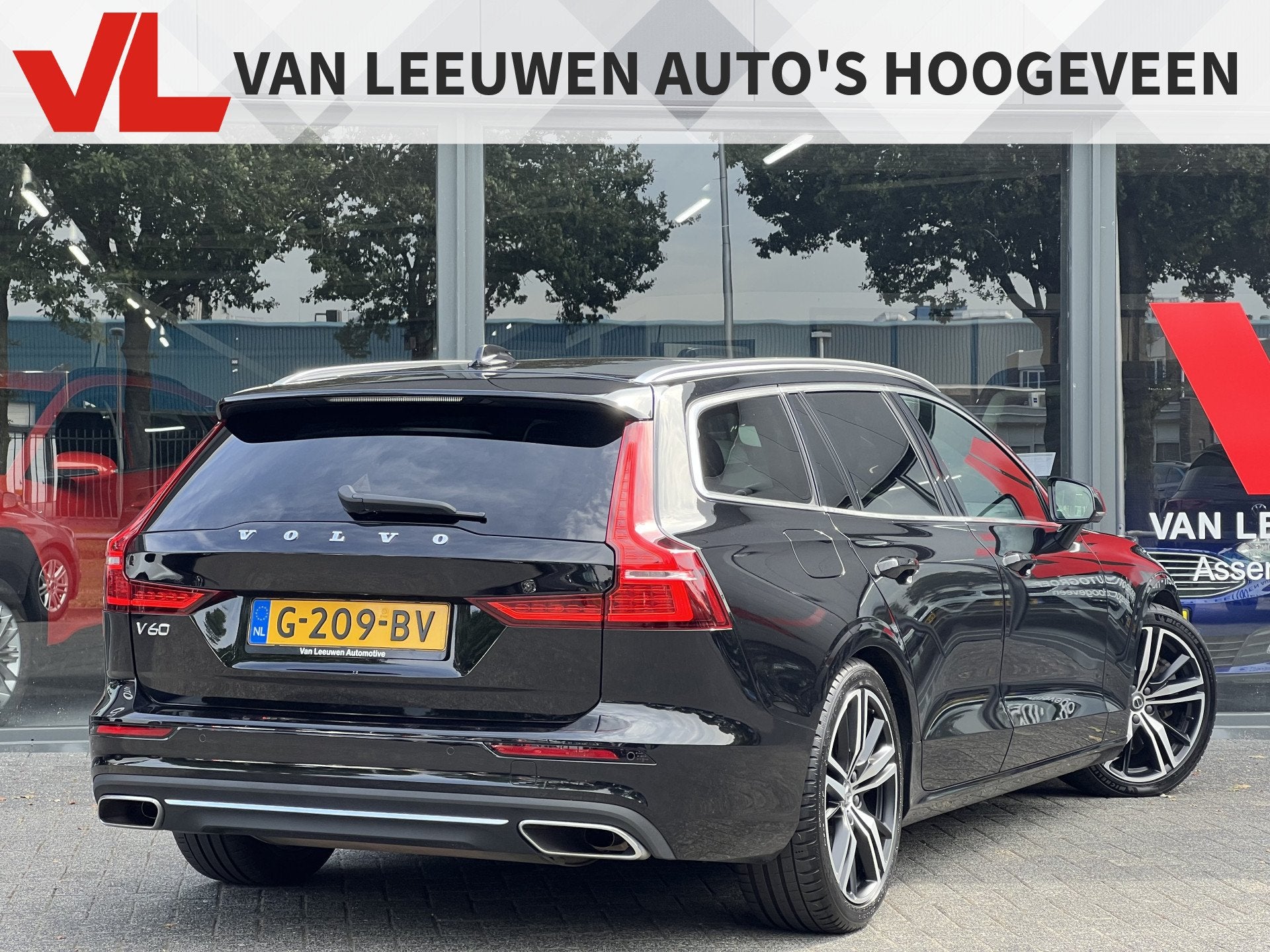 Volvo V60 2.0 T5 Inscription | Harman/Kardon | Trekhaak uitk, 15 km/l, 4 cilinders, Zwart, 93 €/maand