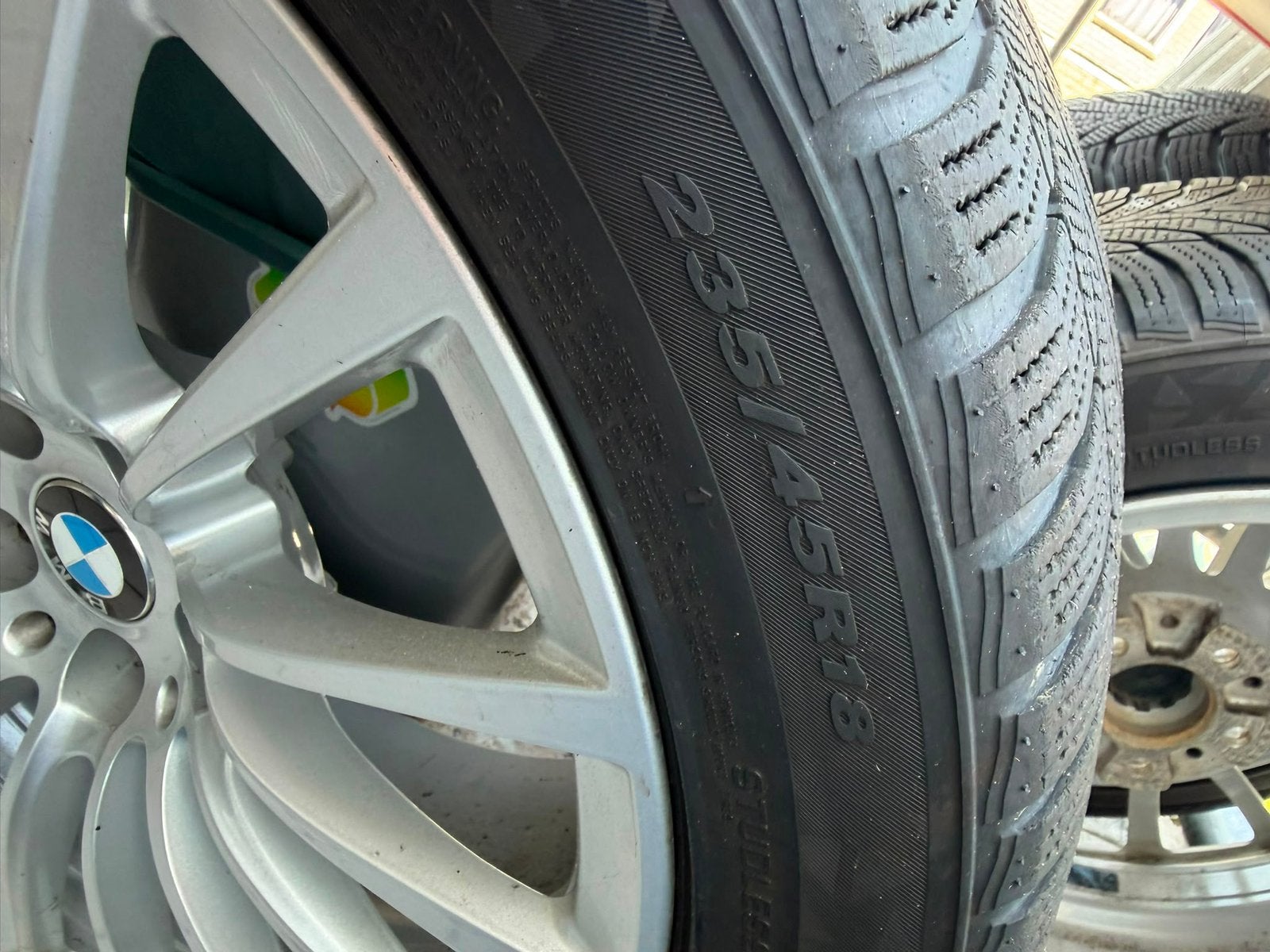 Banden BMW 235/45/R18, Auto-onderdelen, Banden en Velgen, Ophalen, 18 inch, Nieuw, Winterbanden