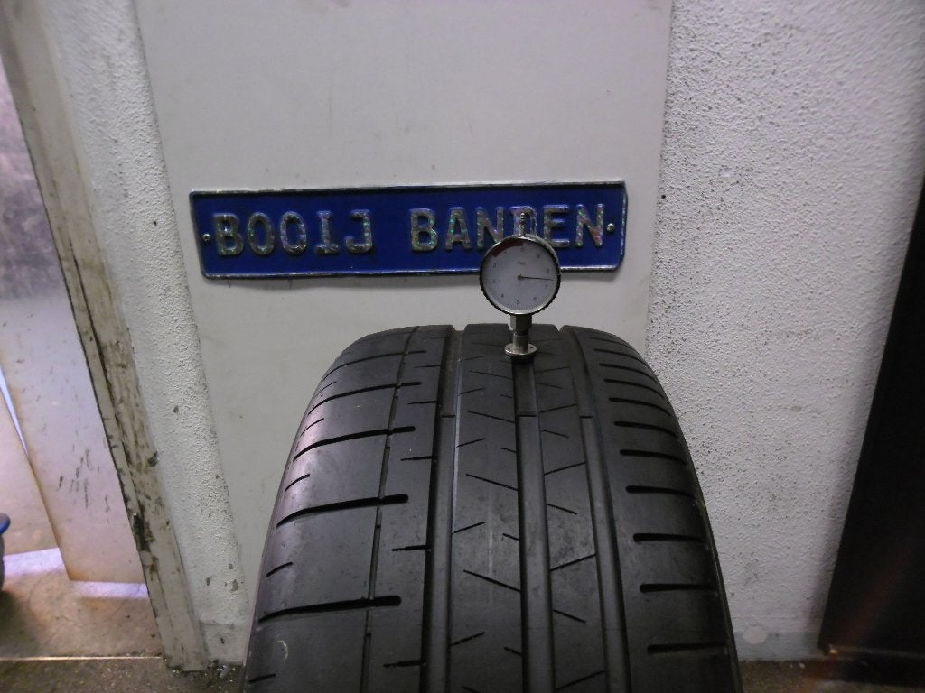 265 40 21 demobanden pirelli p zero corsa met 7,4 mm profiel