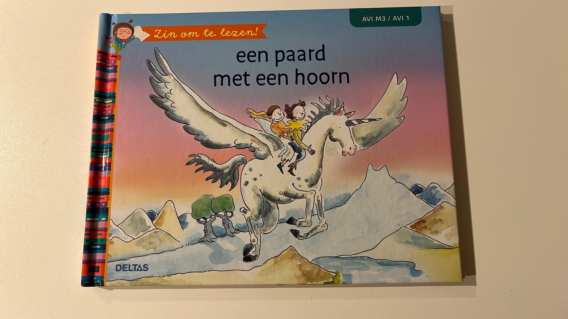 Walter OLIVIERS - Een paard met een hoorn, Fictie algemeen, Ophalen of Verzenden, Zo goed als nieuw, Walter OLIVIERS