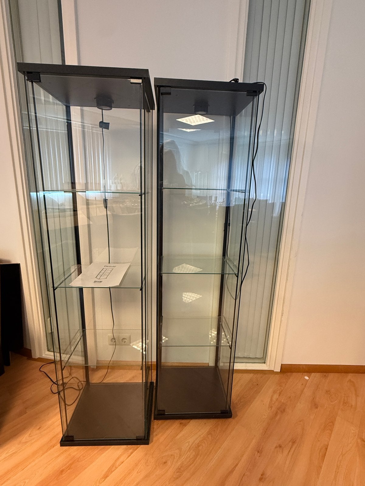 IKEA Detolf Vitrinekast met Verlichting - Glazen Kast, Ophalen, Minder dan 50 cm, Gebruikt, Glas
