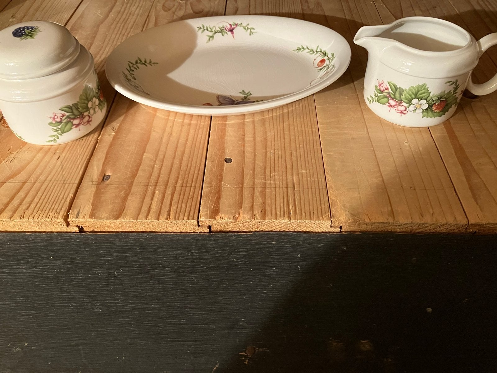 Vintage servies set: suikerpot, melkkan en schaal, Overige merken, Keramiek, Overige typen, Vintage