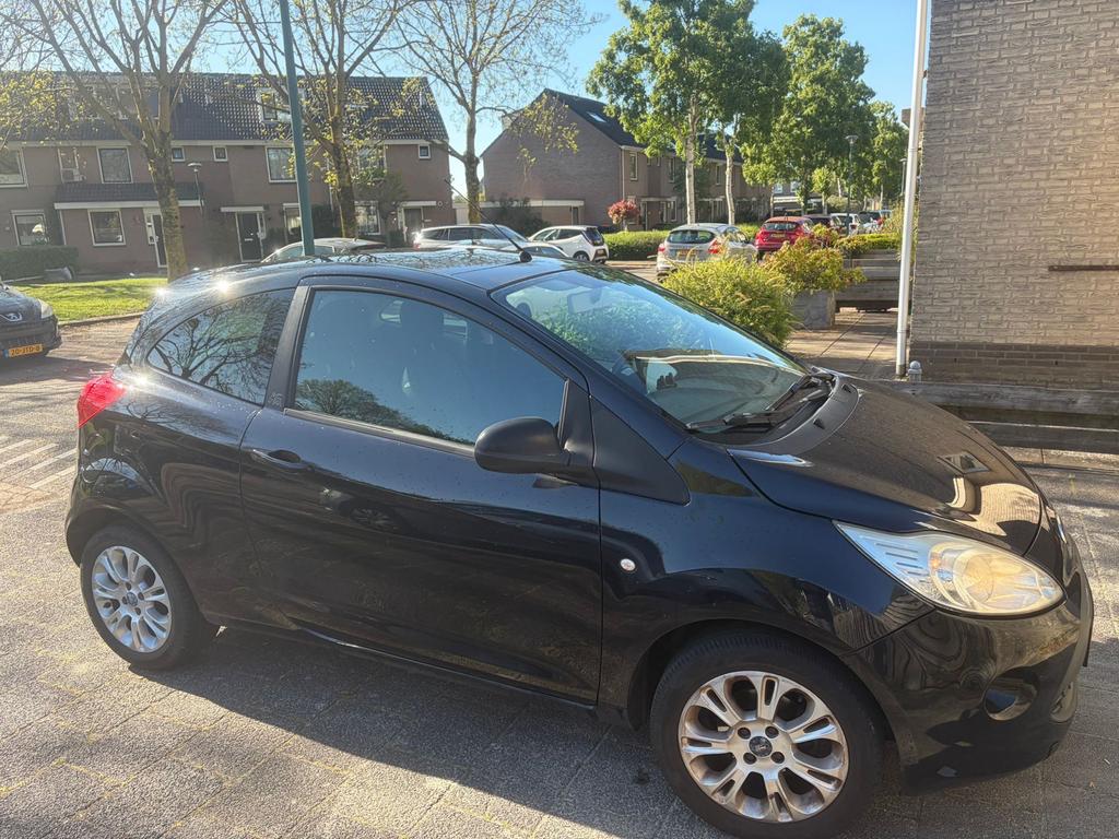 Ford Ka 1.2 51KW 2009 Zwart, Voorwielaandrijving, 1242 cc, 4 cilinders, 4 stoelen