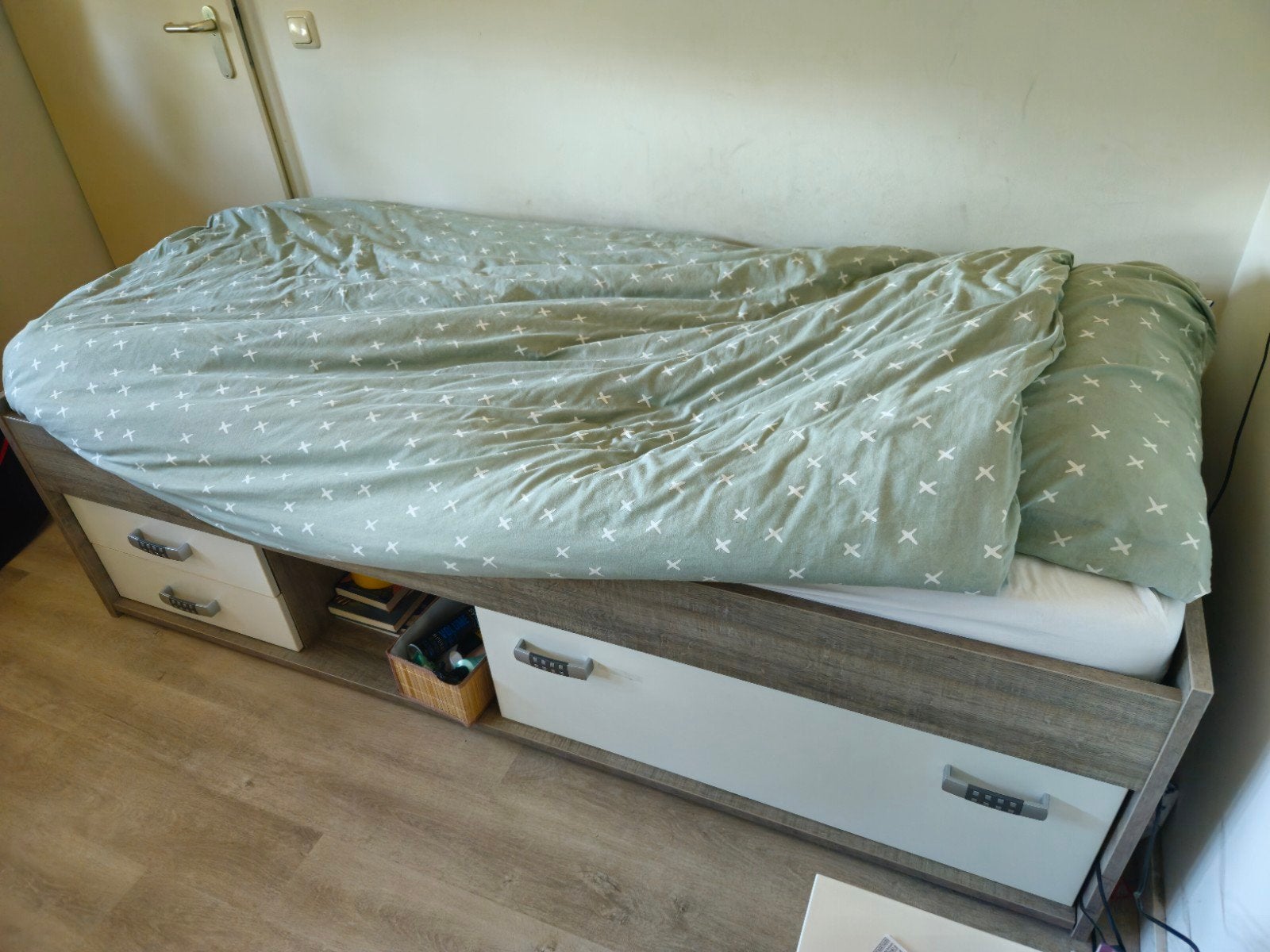 Eenpersoonsbed 90x200 met lattenbodem en matras, Ophalen, Gebruikt, 90 cm, Eenpersoons