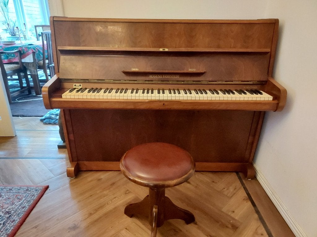 August Förster piano in goede staat, Muziek en Instrumenten, Piano's, Ophalen, Gebruikt, Bruin, Piano