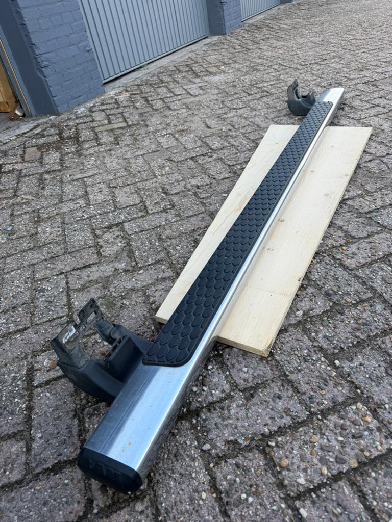 Side bar Dodge Ram 1500 Gen.4 zgan en origineel | best.kant, Ophalen, Gebruikt