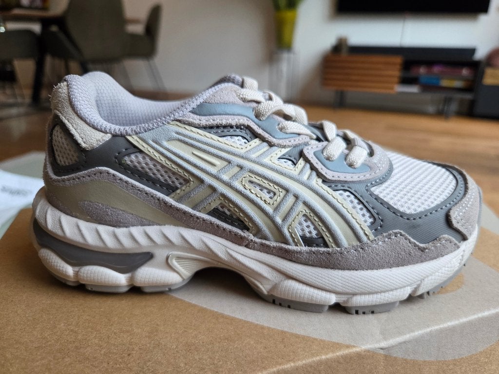 Asics Gel NYC PS sportschoenen kind maat 30 NIEUW, Kinderen en Baby's, Kinderkleding | Schoenen en Sokken, Ophalen, Asics, Nieuw