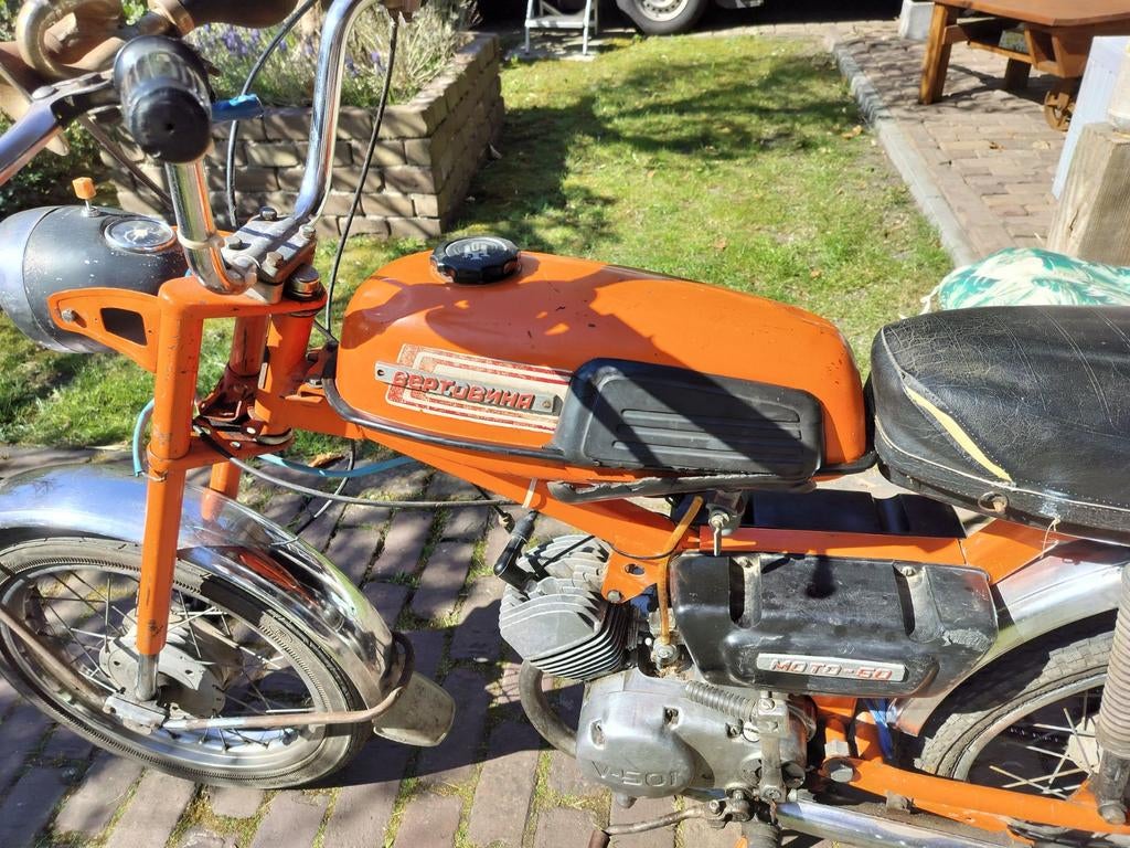 Karpati (oldtimer 1987) opknapper + Extra onderdelen, Maximaal 45 km/u, 2 versnellingen, 50 cc, Ophalen