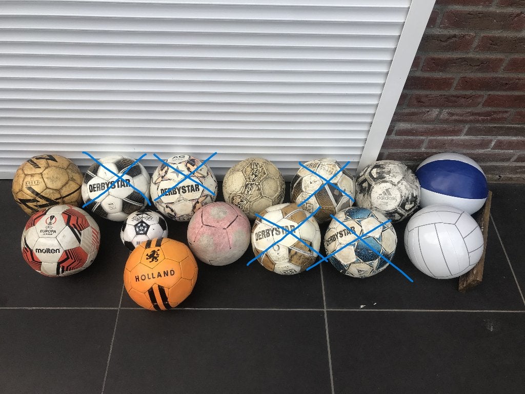 GROTE PARTIJ VOETBALLEN (nog 8 stuks)  EUROPA LEAQUE etc., Maat M, Ophalen of Verzenden, Gebruikt, Bal