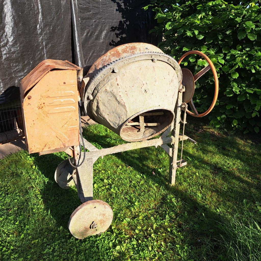 Te koopobuuste gebruikte betonmolen, Ophalen, Gebruikt