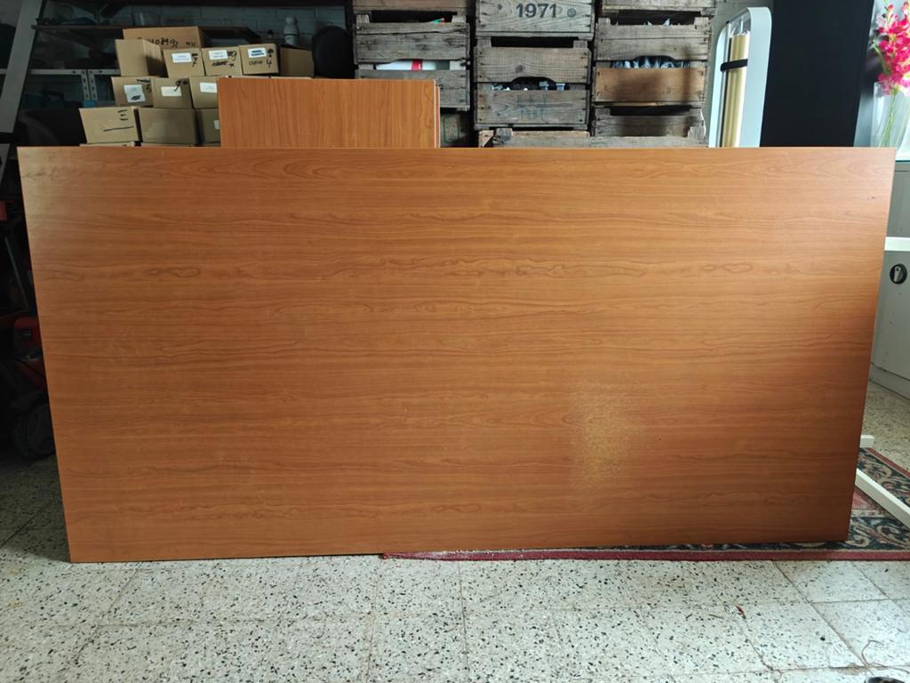 Grote tafel 200x100cm met zwaar frame en kunststof blad, Ophalen of Verzenden