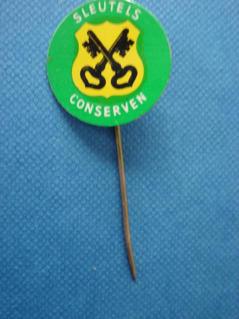 Speld Sleutels conserven, Verzamelen, Speldjes, Pins en Buttons, Ophalen of Verzenden, Gebruikt, Overige onderwerpen, Speldje of Pin