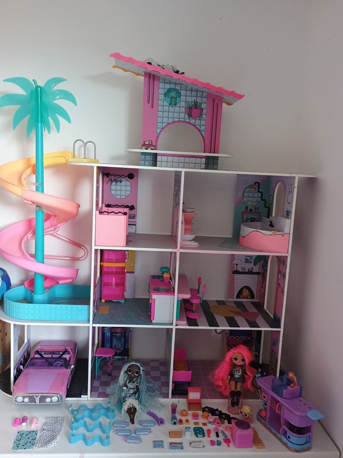 LOL Surprise OMG Huis met meubels en poppen, Kinderen en Baby's, Speelgoed | Poppenhuizen, Ophalen, Zo goed als nieuw, Poppenhuis