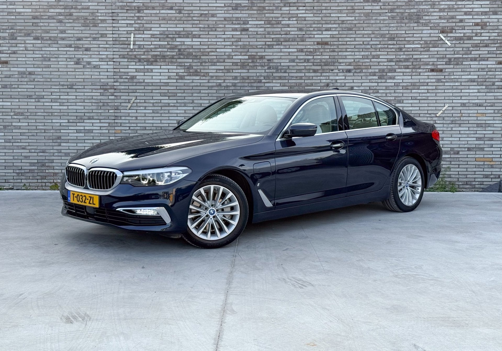 BMW 5-serie 530e iPerformance High Executive * LEER * NIEUWE, Auto's, Automaat, Achterwielaandrijving, Gebruikt, 4 cilinders