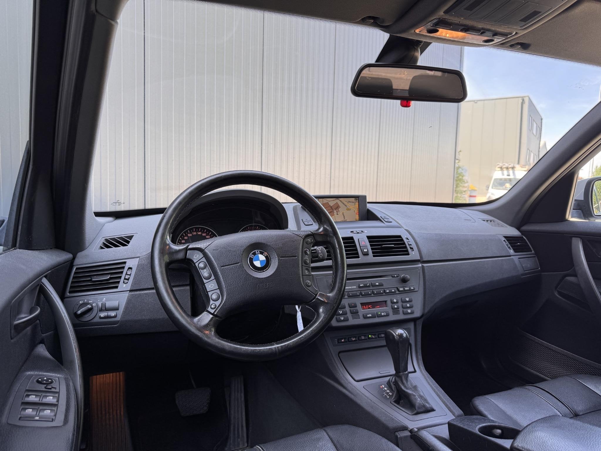 BMW X3 3.0i Executive / Trekhaak / Youngtimer / Xenon, Auto's, Automaat, Stof, Gebruikt, Zwart