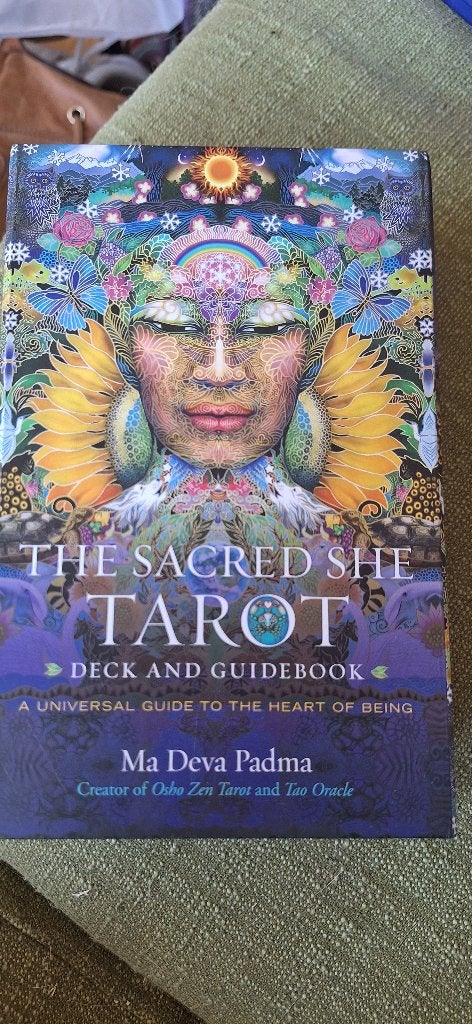 The Sacred She Tarot Deck, Boeken, Tarot of Kaarten leggen, Overige typen, Zo goed als nieuw, Ophalen
