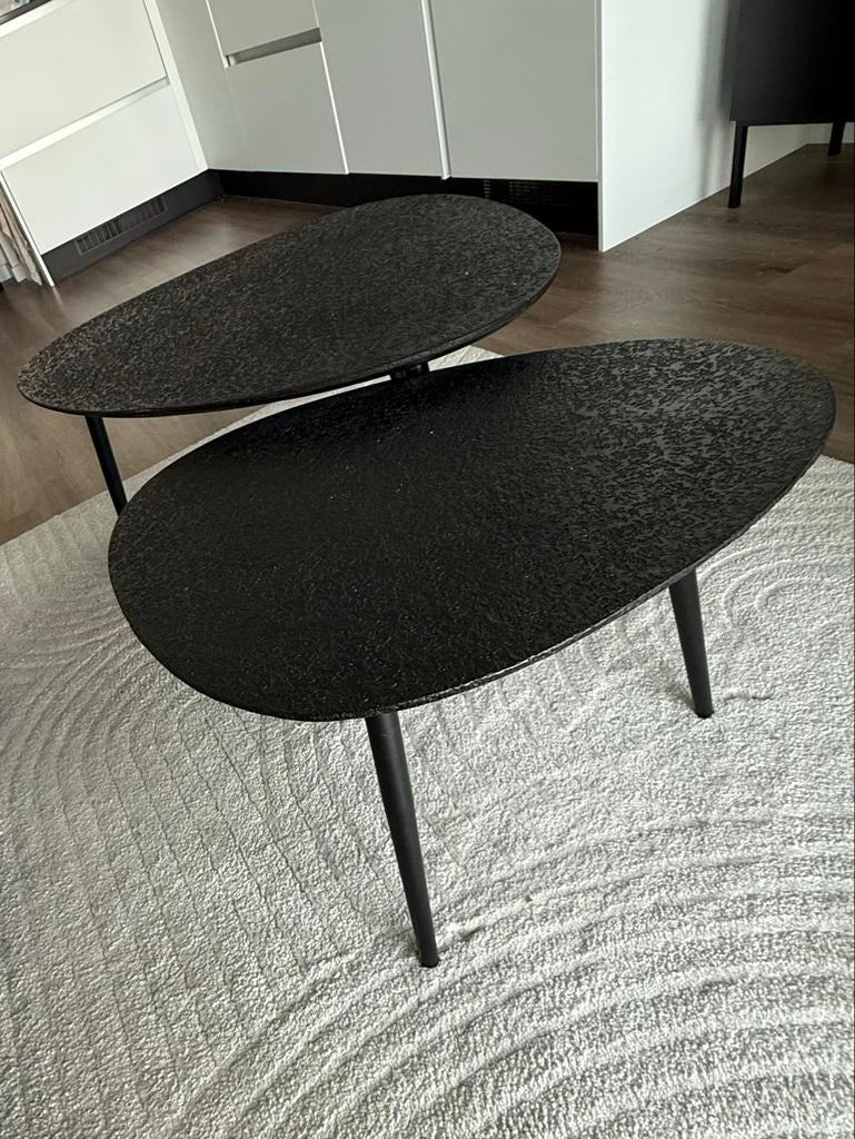 Set van 2 bijzettafeltjes met reliëf blad, Ophalen, Zo goed als nieuw, Rond, Minder dan 50 cm