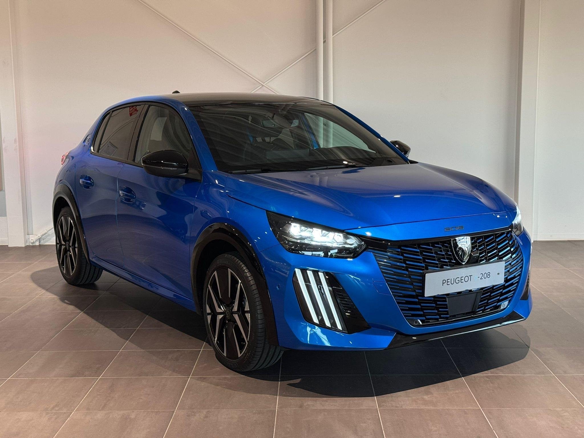 Peugeot e-208 EV GT 51 kWh FULL OPTIONS | 16% BIJTELLING | 4, Auto's, Dealer onderhouden, 156 pk, Blauw, Nieuw