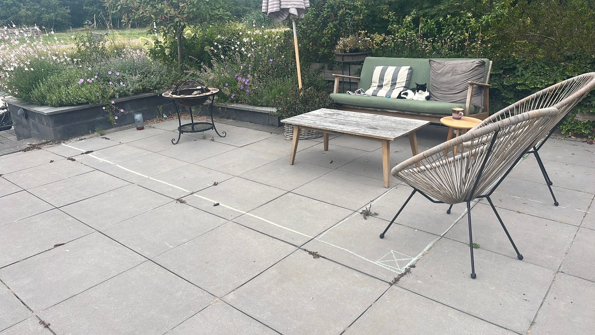 Gratis af te halen 29 grijze 60x60 tegels, Ophalen, 5 tot 10 m², Zo goed als nieuw, Beton
