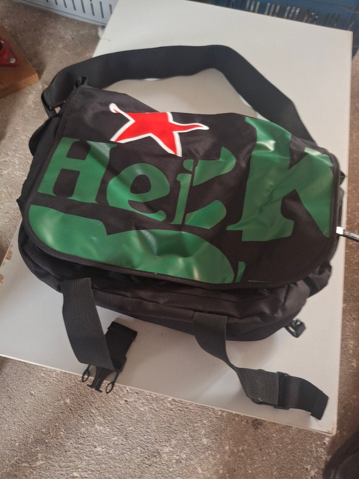 Heineken schoudertas - Zwart met groen logo, Ophalen of Verzenden, Nieuw, Zwart, Overige merken