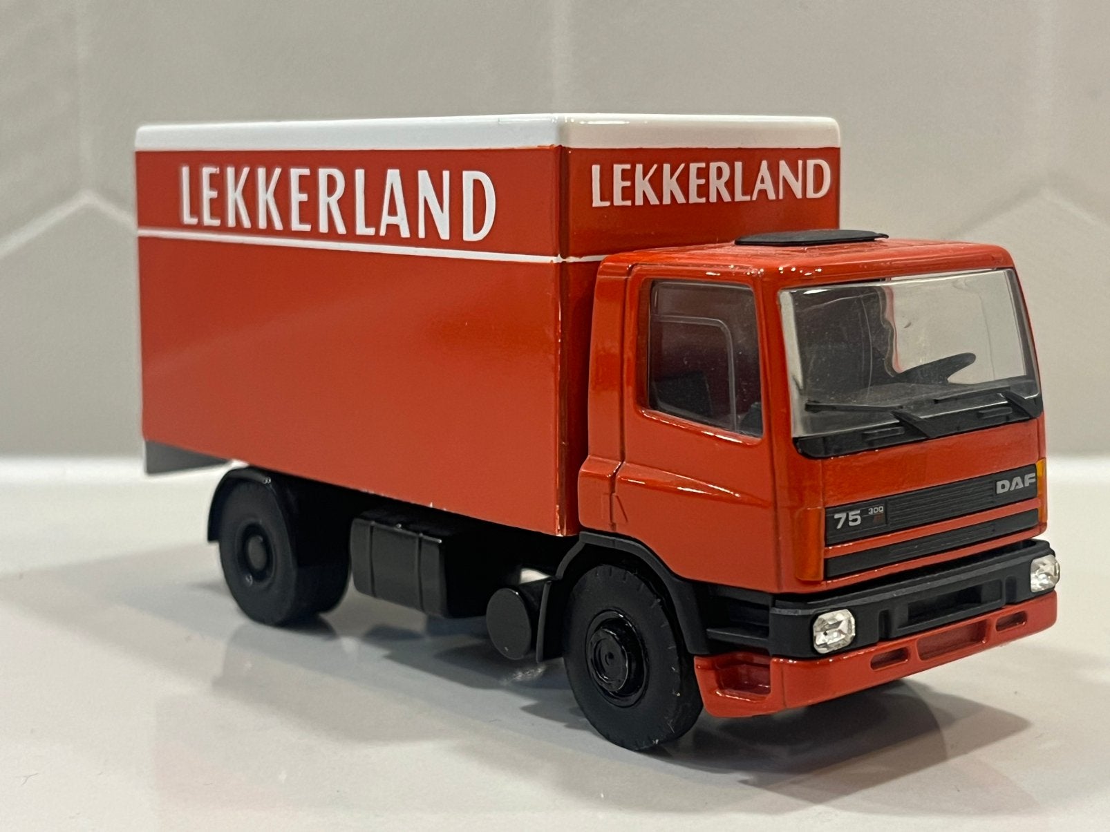 Lion Toys model DAF 75 300 ATI Lekkerland 40 Jaar uitvoering, Verzenden, Gebruikt, Bus of Vrachtwagen, Lion Toys