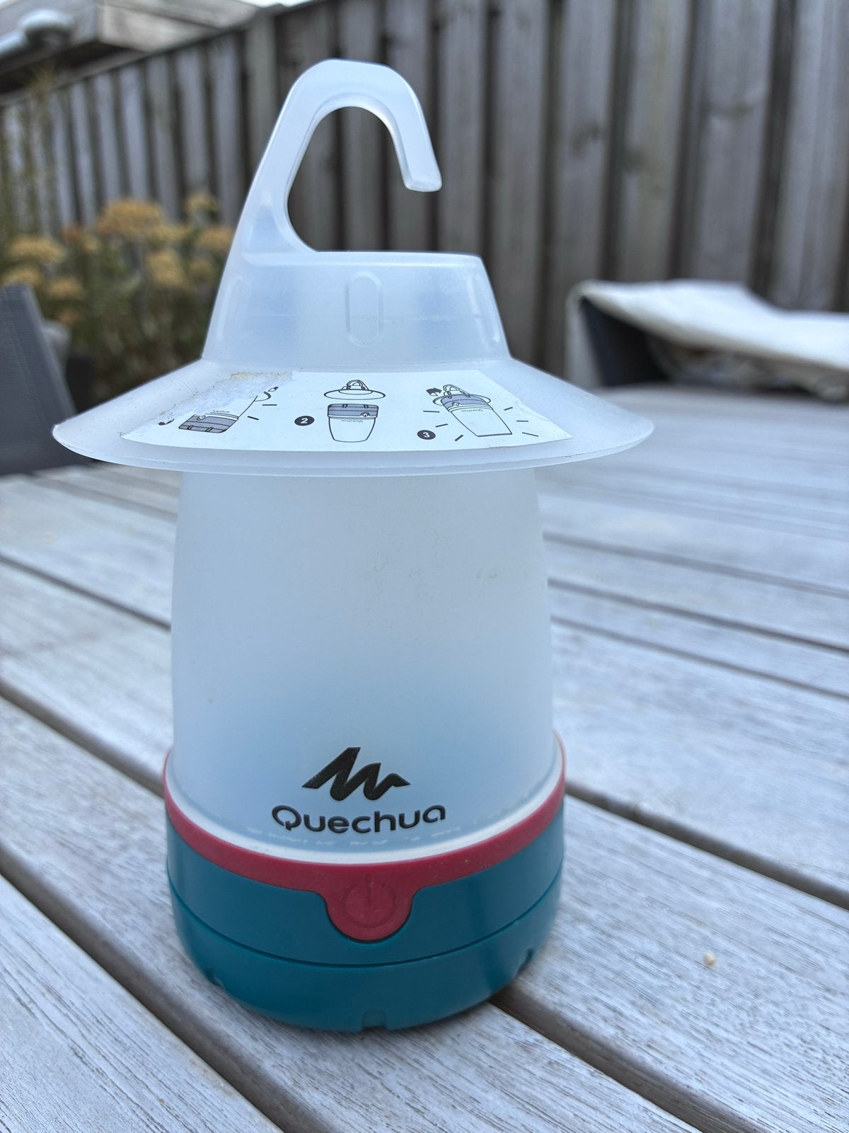 Quechua Campinglamp - Compact en Draagbaar, Caravans en Kamperen, Ophalen, Zo goed als nieuw, Batterij