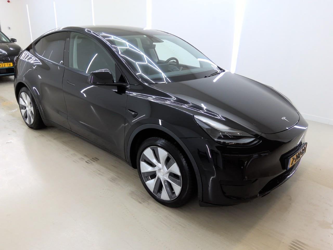 Tesla Model Y Standard RWD Plus 351pk 94.2% SoH [ TREKHAAK+R, Automaat, Gebruikt, Zwart, Zwart