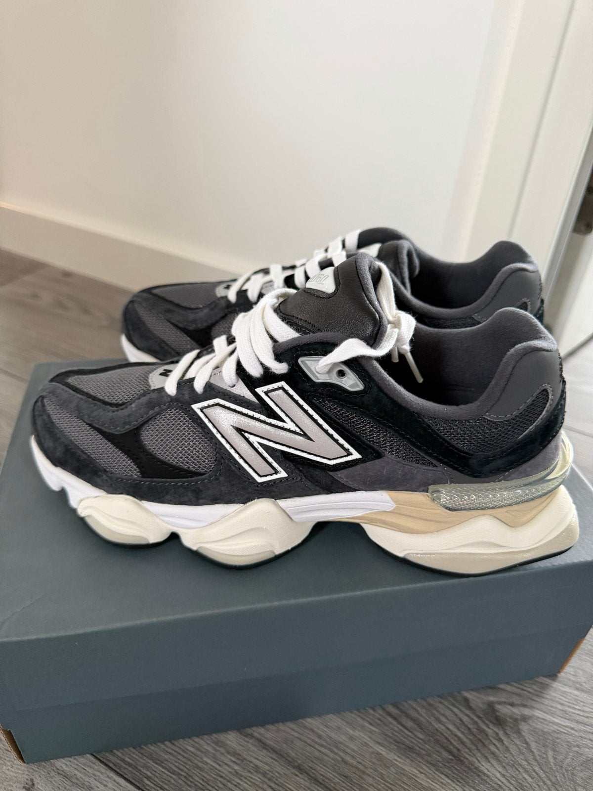 New Balance 9060 U9060BLC - Nieuw - EU 41.5 / US 8, Zwart, Nieuw, Ophalen of Verzenden, Sneakers of Gympen
