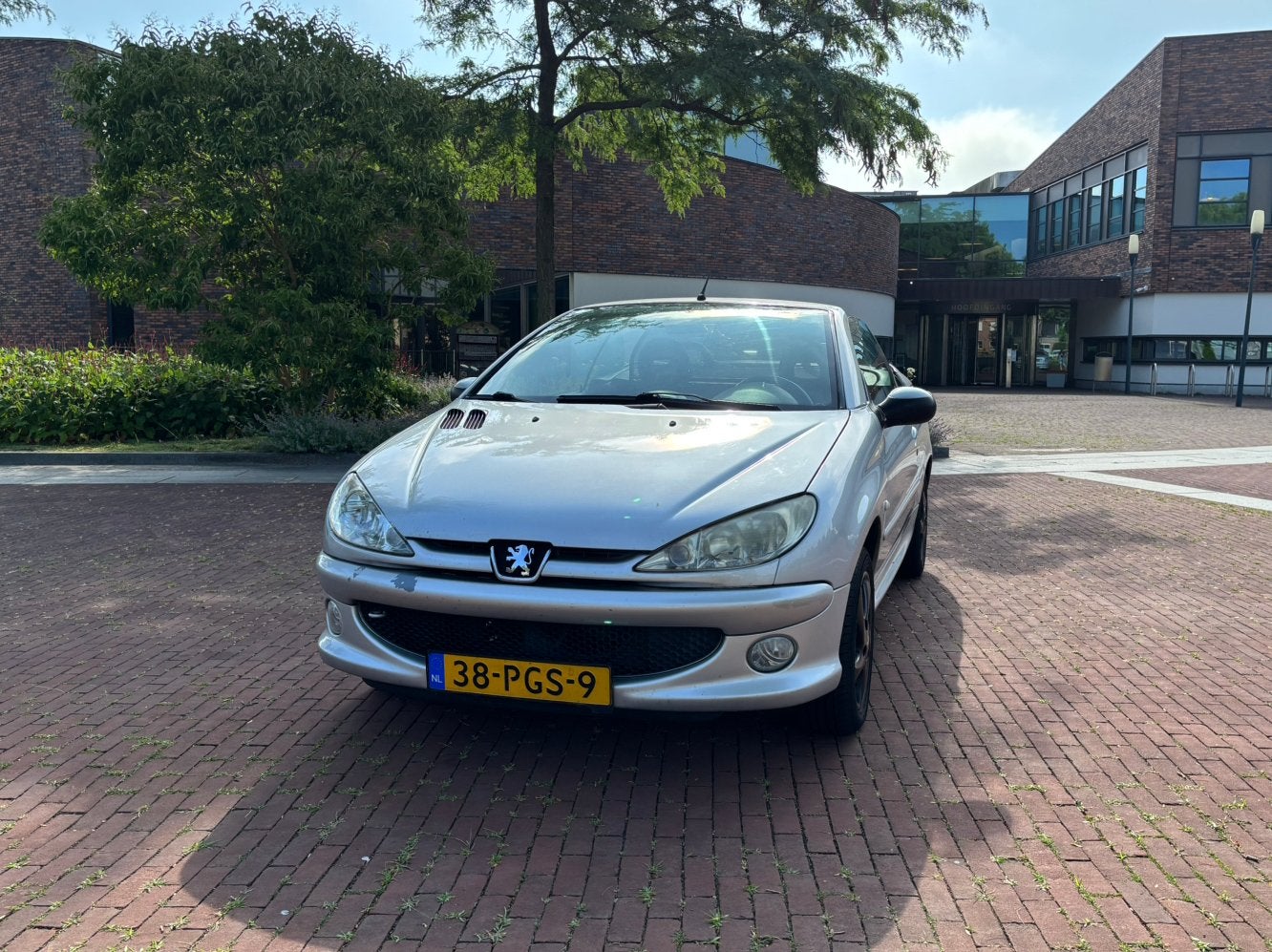 Peugeot 206 Cabriolet 1.6 16V CC 109 PK 2004 met nieuwe APK!, Auto's, Peugeot, Voorwielaandrijving, Euro 5, Stof, 4 cilinders