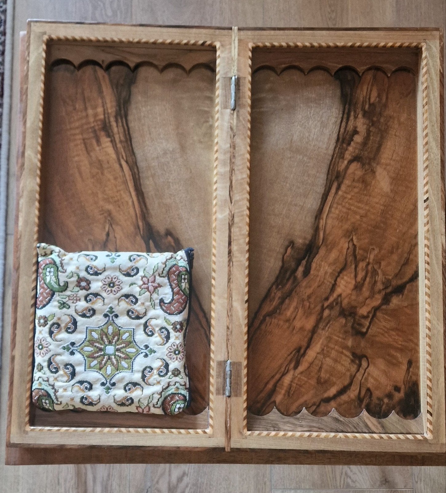 Handgemaakte Perzische Backgammon van Walnoot Hout, Een of twee spelers, Ophalen of Verzenden, Nieuw