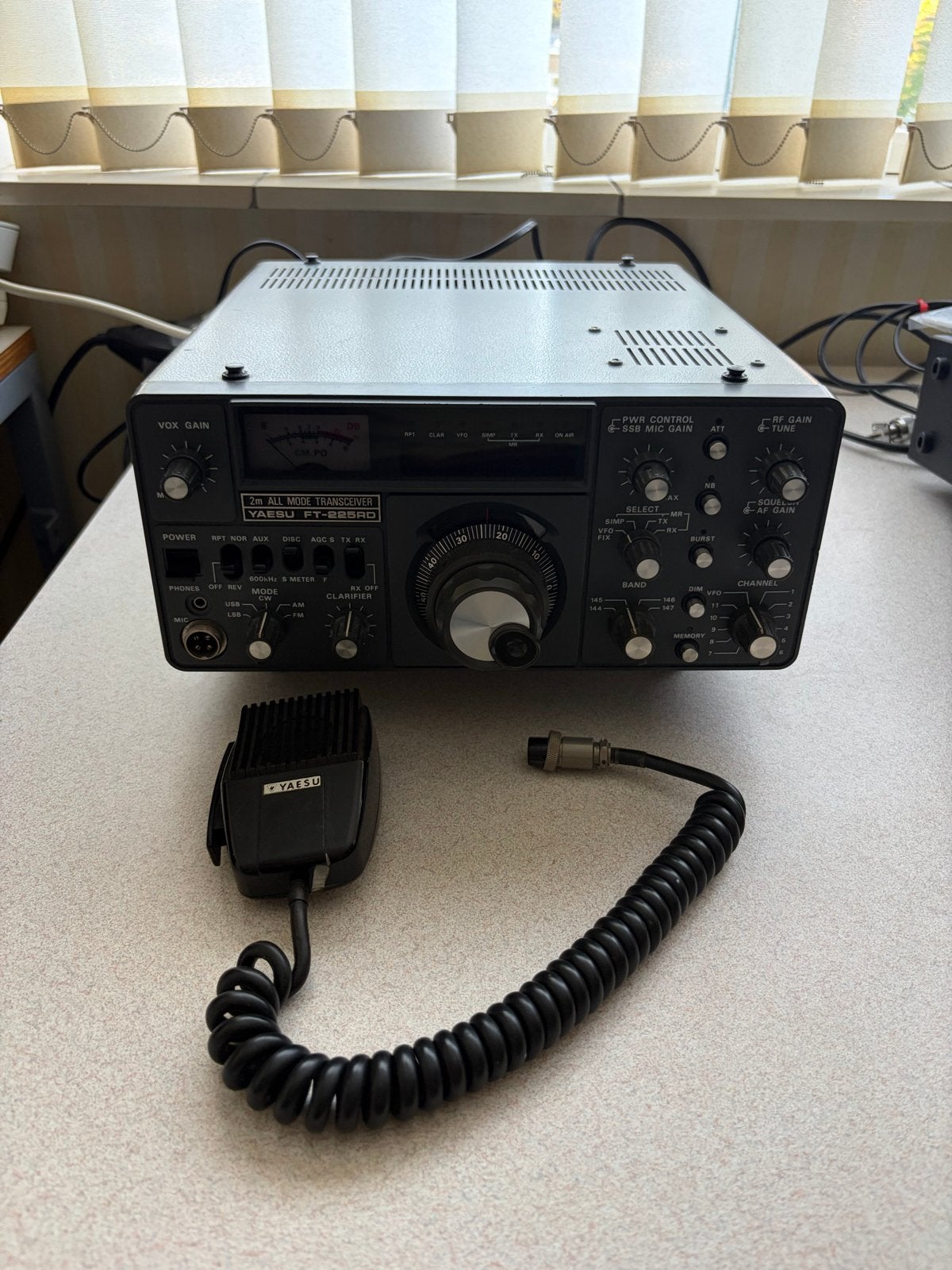 Yaesu FT-225RD 2m All Mode Transceiver met microfoon, Telecommunicatie, Zenders en Ontvangers, Ophalen of Verzenden, Zo goed als nieuw