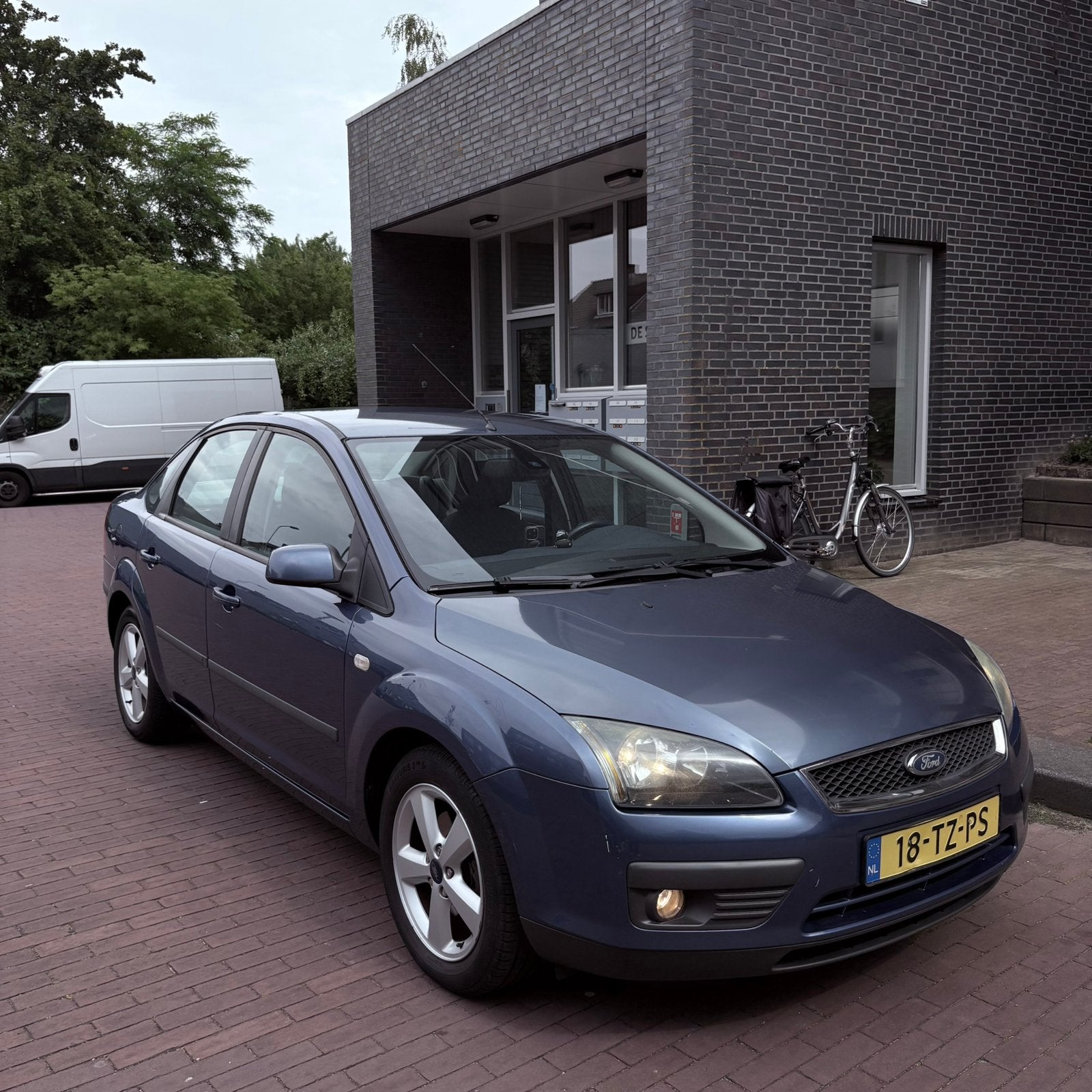 Ford Focus 1.6 74KW 4D 2007 Blauw, 1596 cc, 15 km/l, 4 cilinders, 100 pk