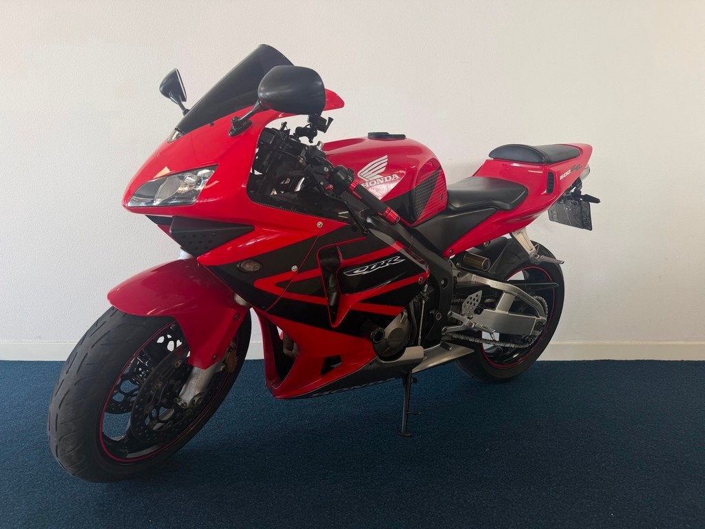 Honda Sport CBR 600 RR / RED-BLACK-EDITION / 34.000 KM, Sportuitlaat, Bedrijf, Sport, Meer dan 35 kW