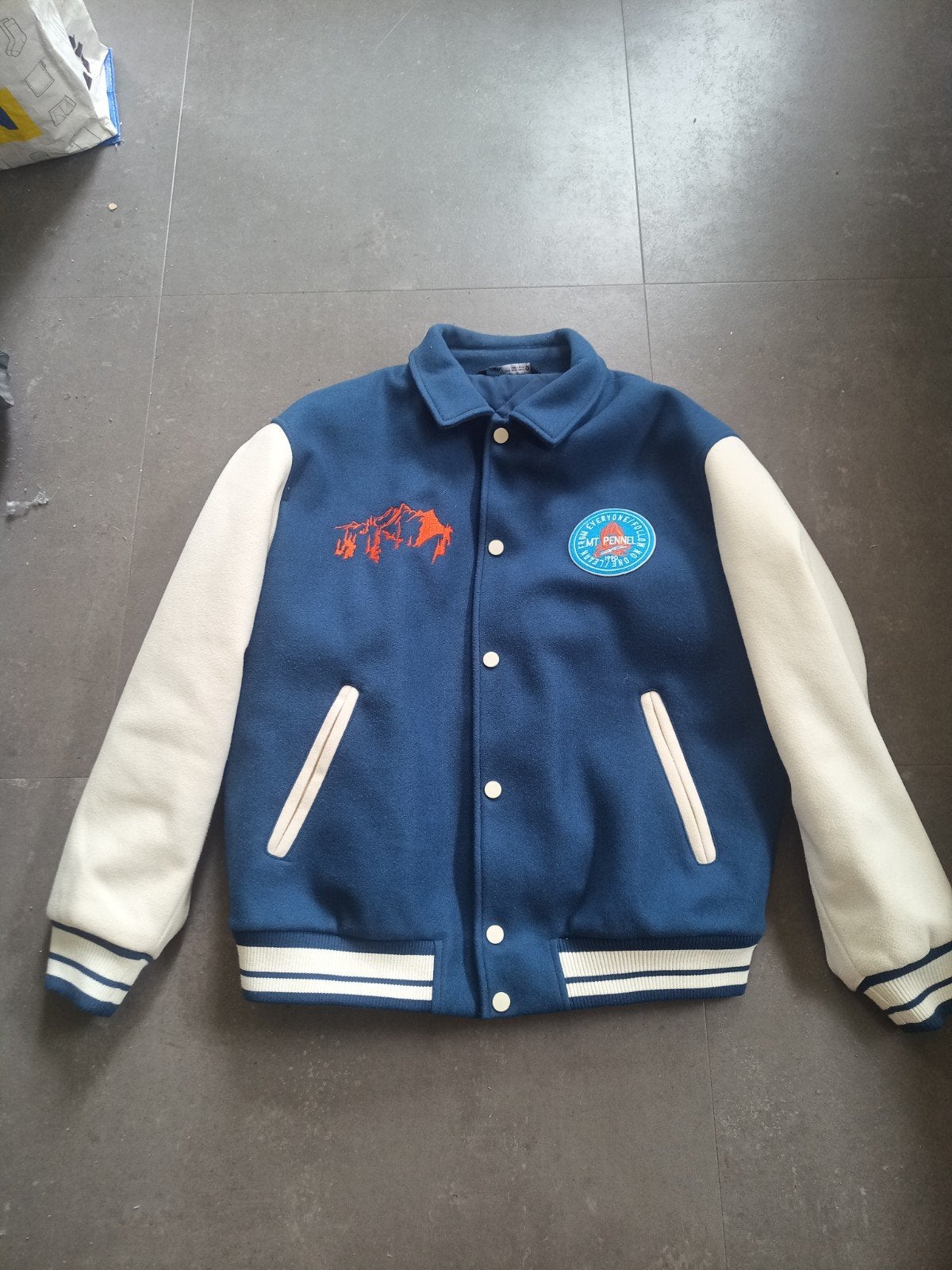 Nieuwe Zara jas, varsity stijl, maat XL, Kleding | Heren, Zara, Blauw, Ophalen of Verzenden, Maat 56/58 (XL)